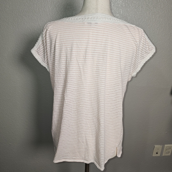 Rose and Olive Striped Pink and White with Crochet Detail Women's Casual Top Lg - Picture 6 of 11